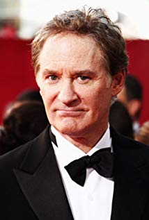 How tall is Kevin Kline?